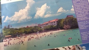 Abbildung des Strands von Naha aus dem offiziellen Flyer von Okinawa (http://visit-okinawa.com/)