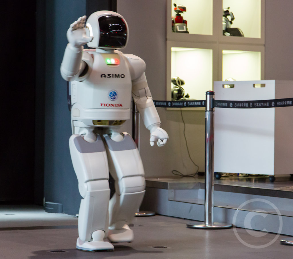 Asimo says hello