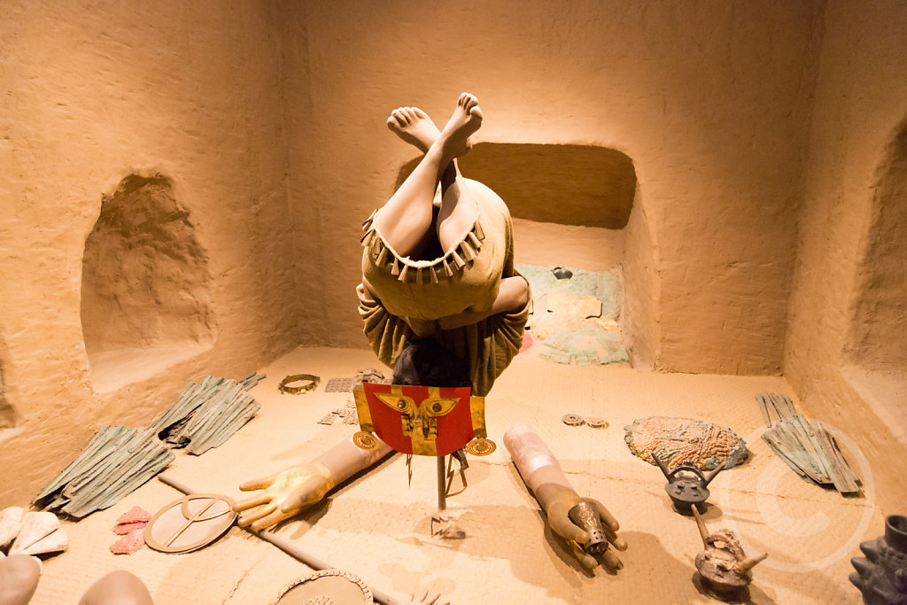 Reconstruction of the grave of the Lord of Sican